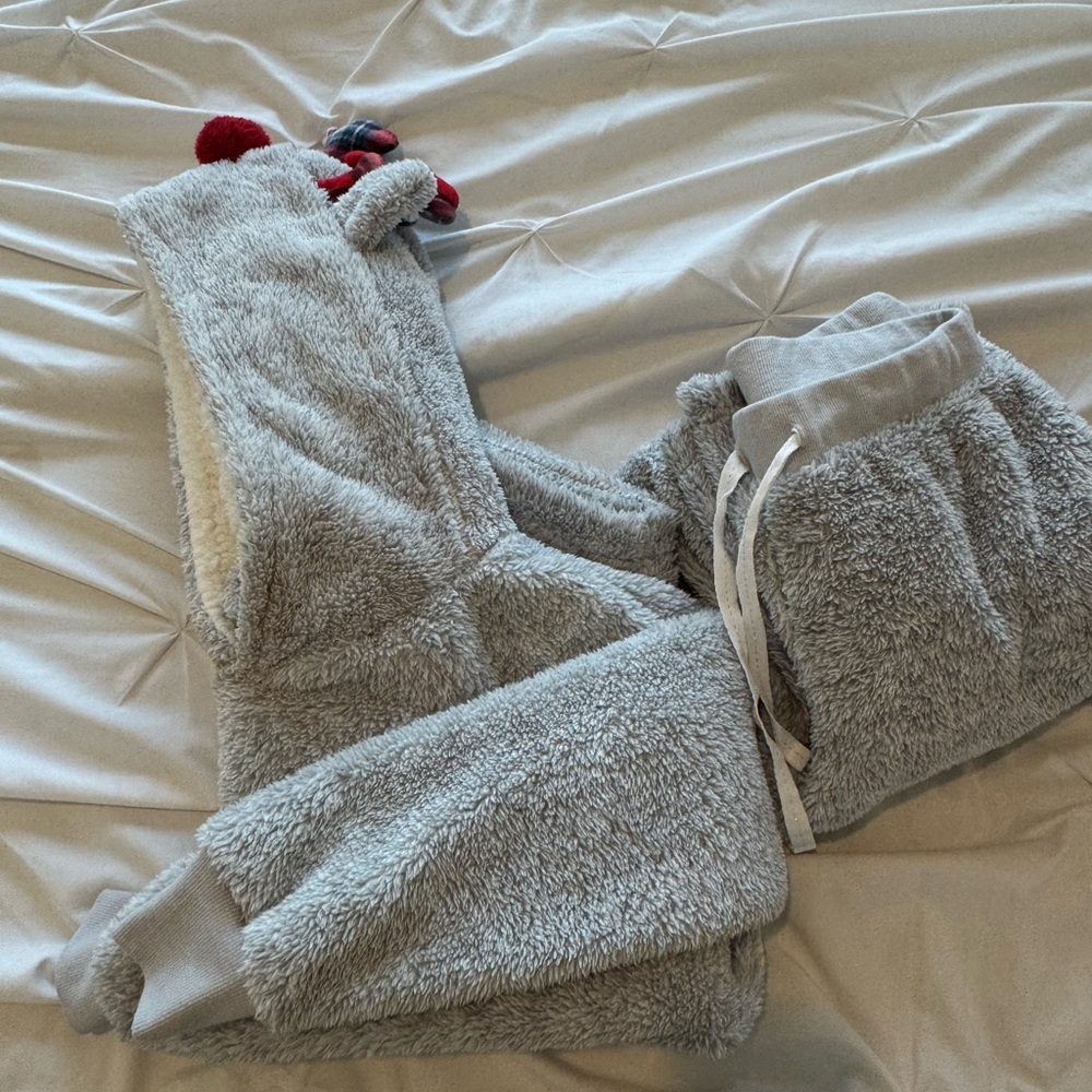 La Vie En Rose Soft Gray Lounge Set